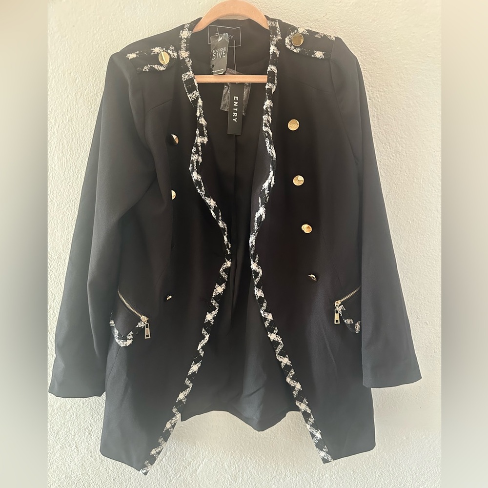 Entry Black women’s blazer